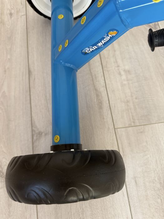 Дитячий трьохколісний велосипед