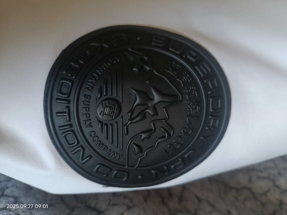 Продається жіноча куртка весняно-осіння