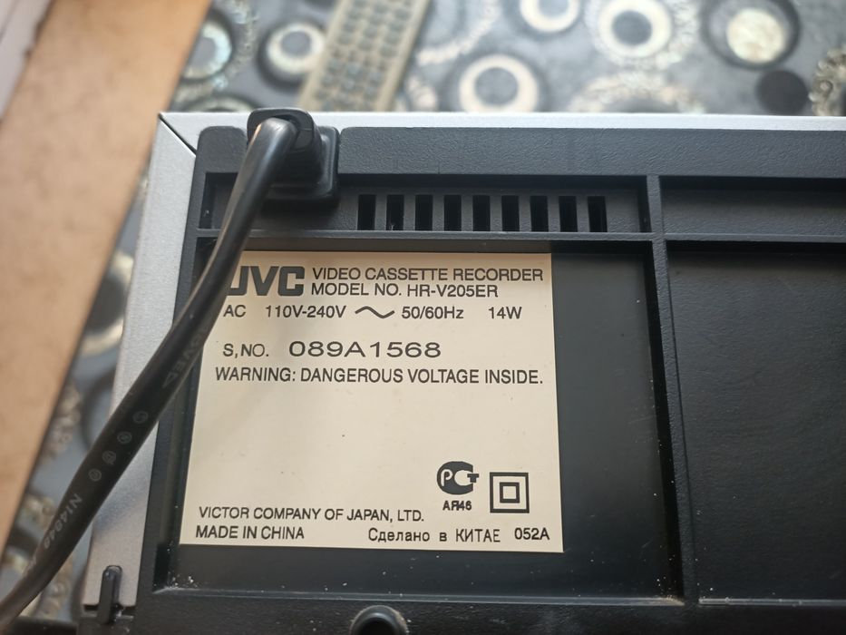 Відеомагнітофон  JVC