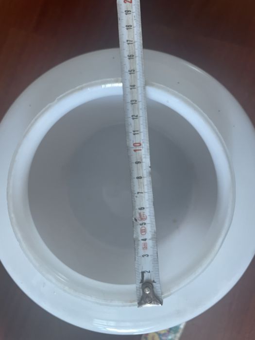 Плафон белый для светилтника  высота 12,5 см диаметр ободка 15 см