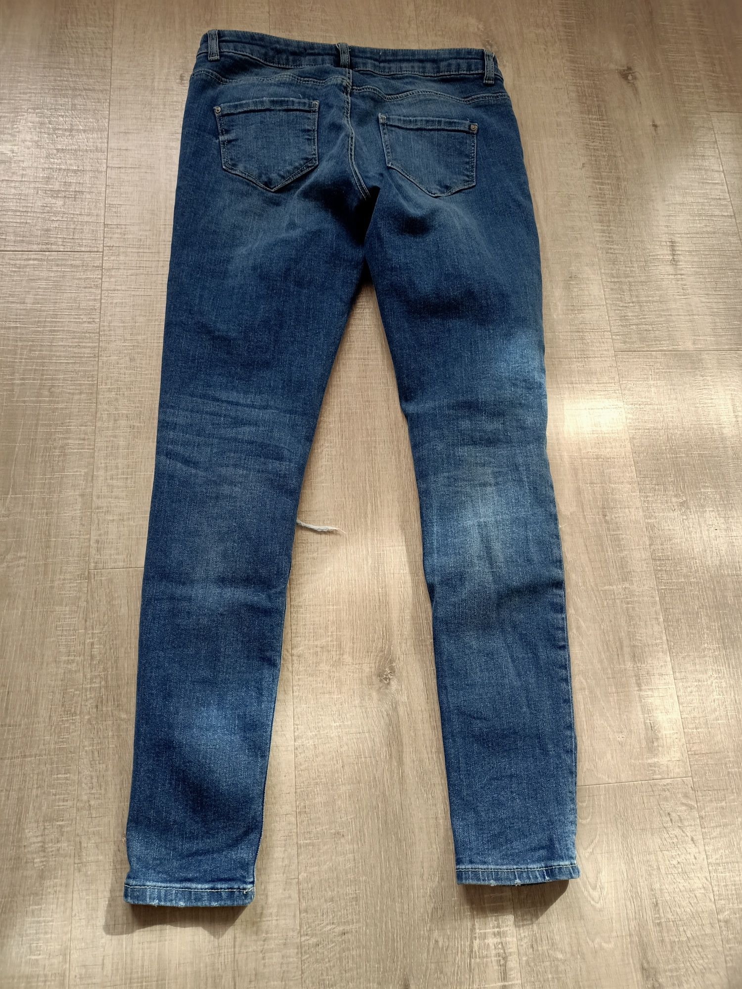 Jeansy firmy Denim rozmiar eur 38
 pas 76cm stan dobry. Zapraszam do o