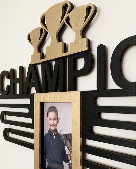 Медальниця Champion