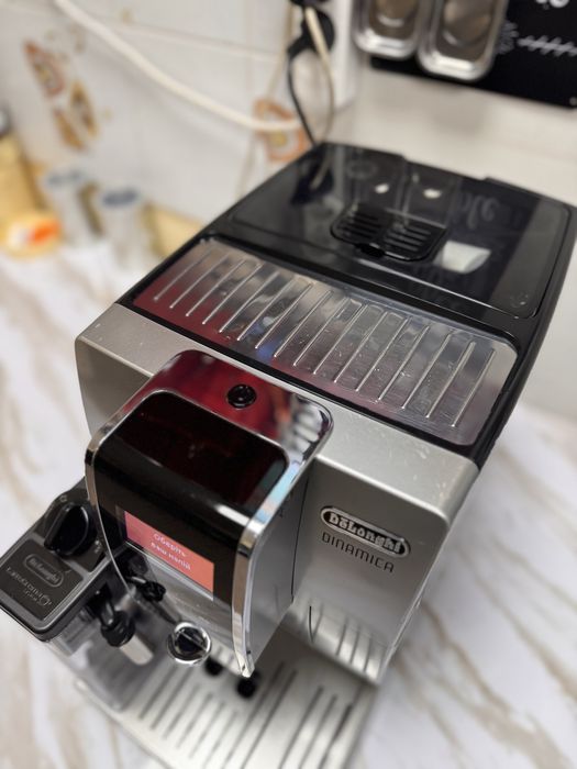 Зернова кавоварка як НОВА Delonghi dinamica 2023 рік стан новоі