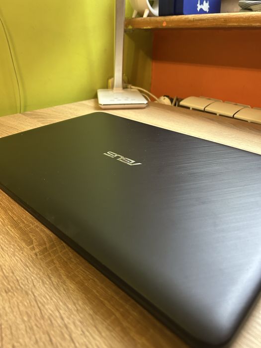 Laptop Asus Vivobook