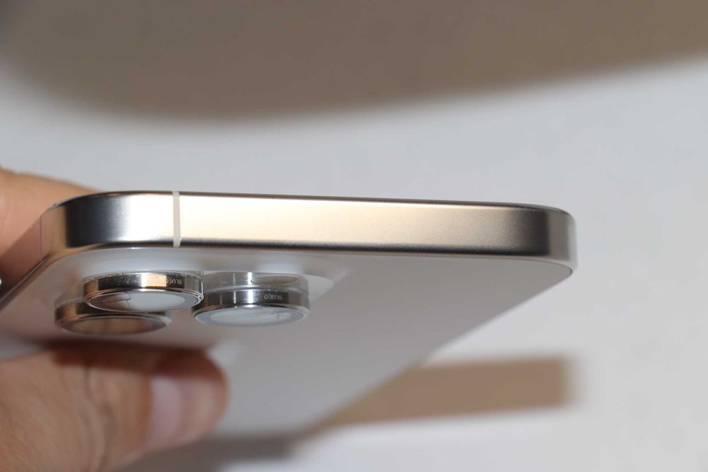 Apple iPhone 16 Pro Max 256GB White Titanium, заблокирован по ID!