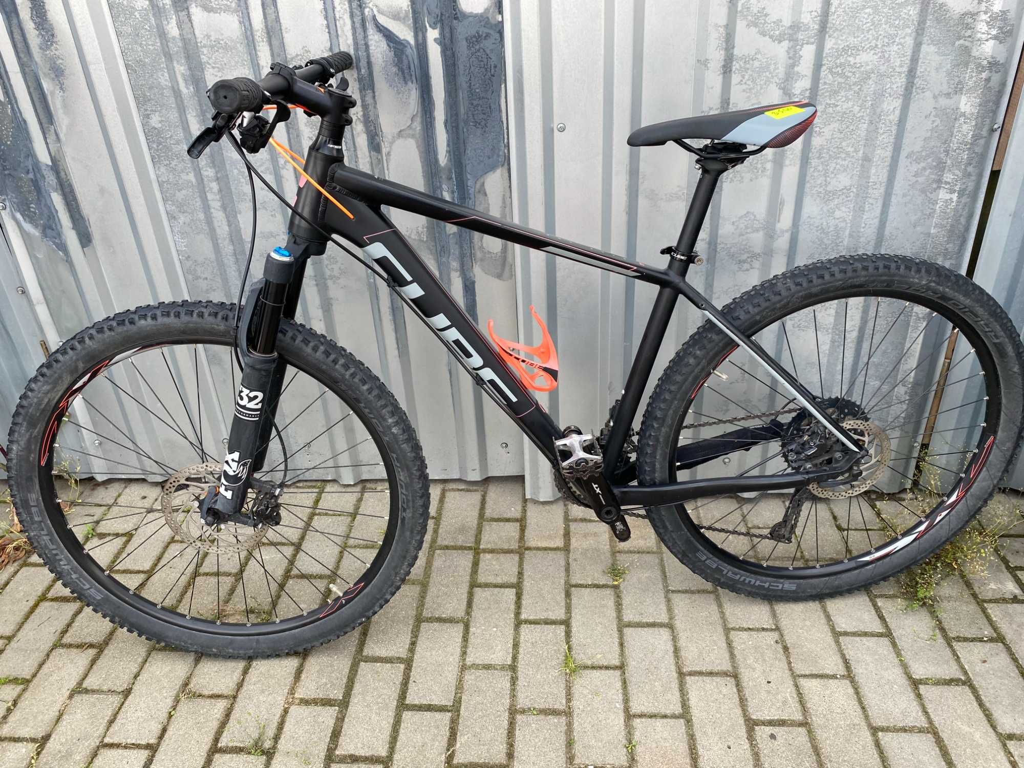 Cube Race One rower MTB 27,5 rama M XT