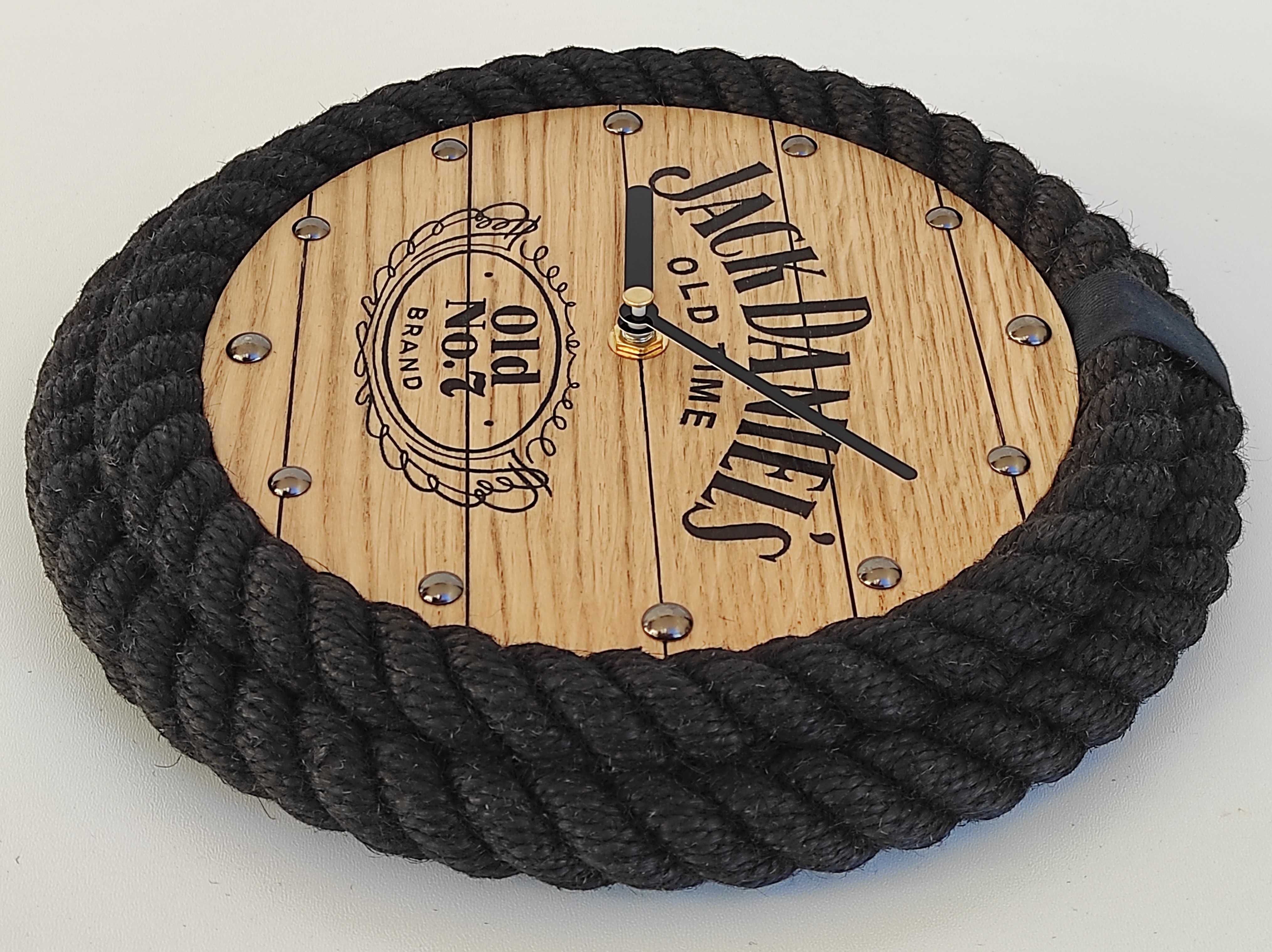 Elegancki Prezent dla mężczyzny. Zegar w stylu Jack Daniel's