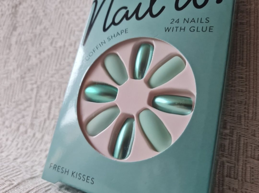 Nail it tipsy paznokcie trumienki nowe z klejem