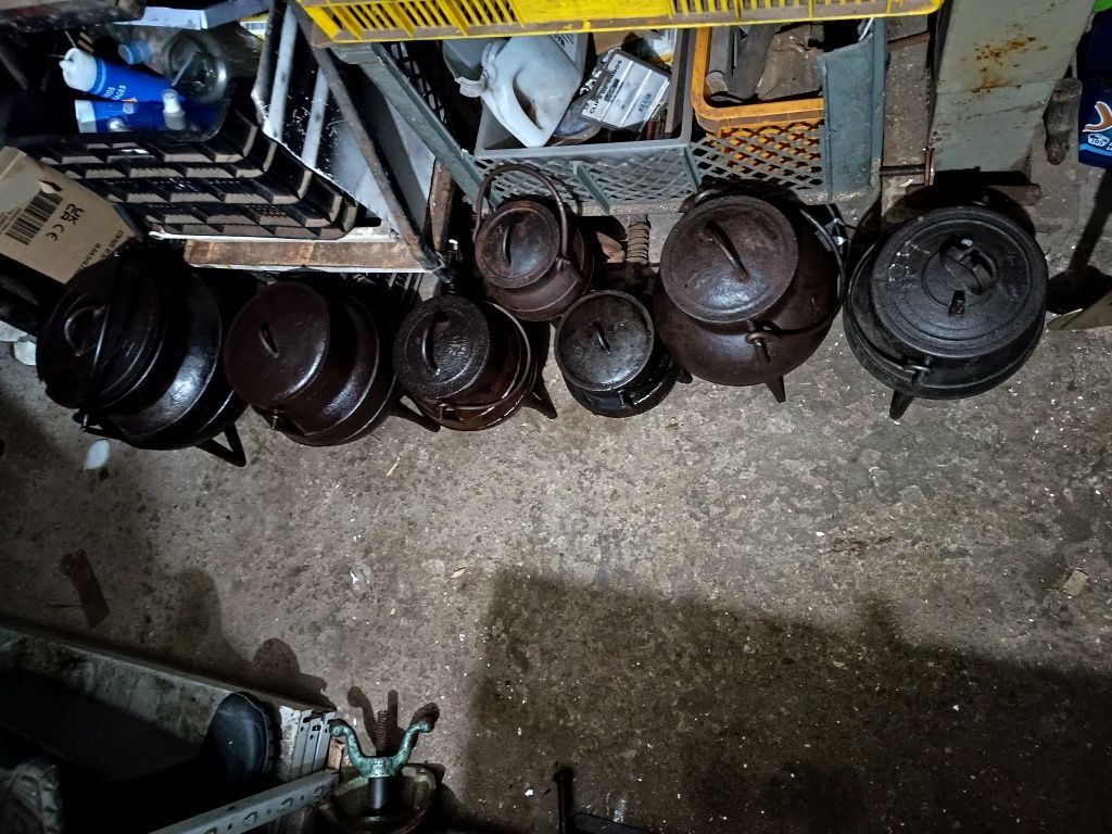 Vários telefones antigos