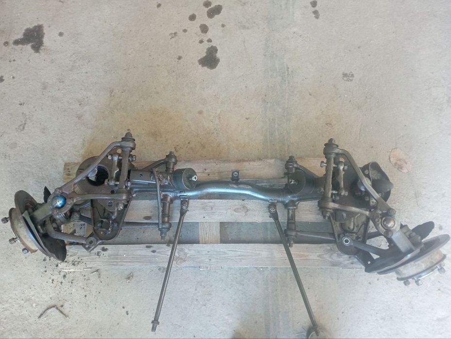 Передня балка в сборі Нива 2121