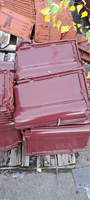 Dachówki cegły palety drewniane