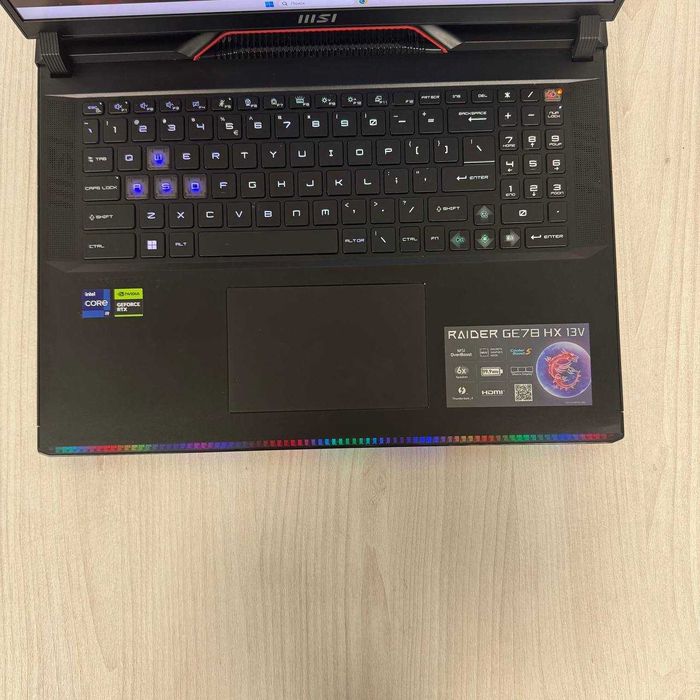 MSI Raider GE78HX 13VG 17.3" 240Hz i9-13950HX 32GB SSD 2TB RTX 4080