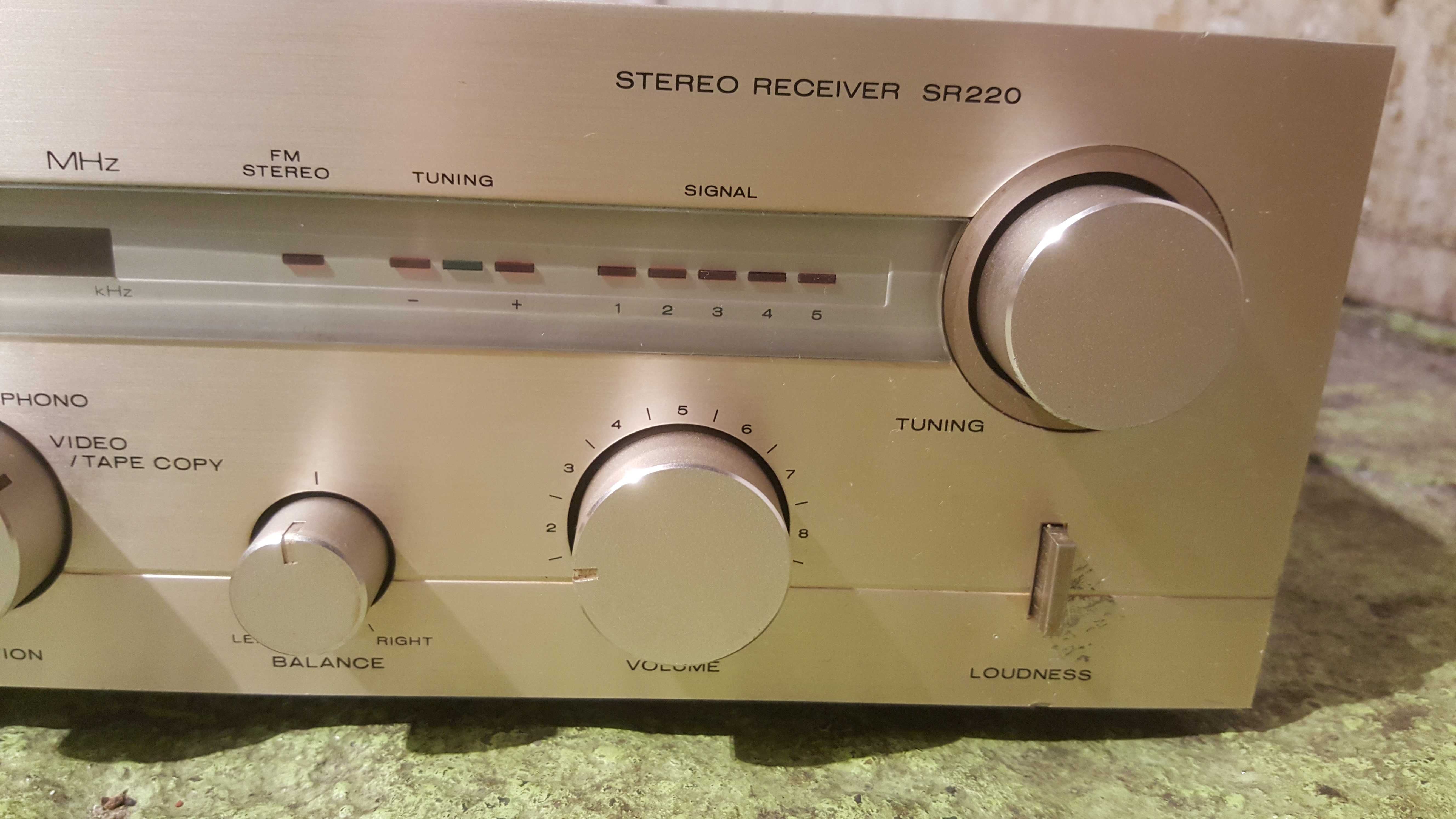 Amplituner Marantz SR 220 ( 1982 rok )