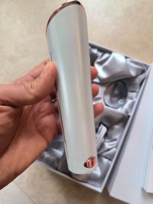 Микротоковый массажер для лица EMS