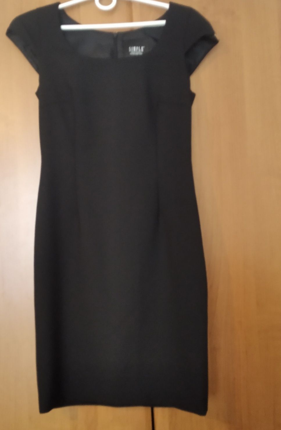 Sukienka Simple czarna rozmiar S