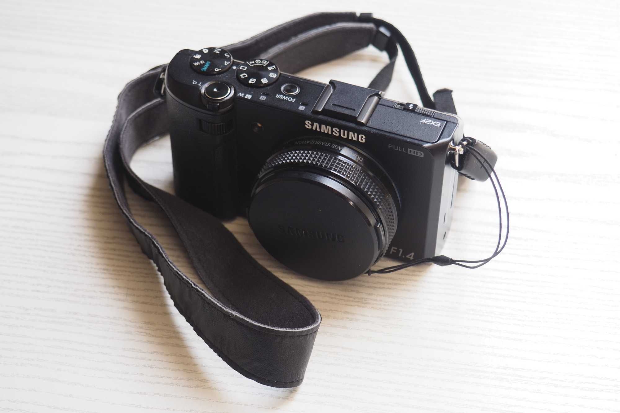 ## Samsung EX-2F # Obiektyw z F1.4