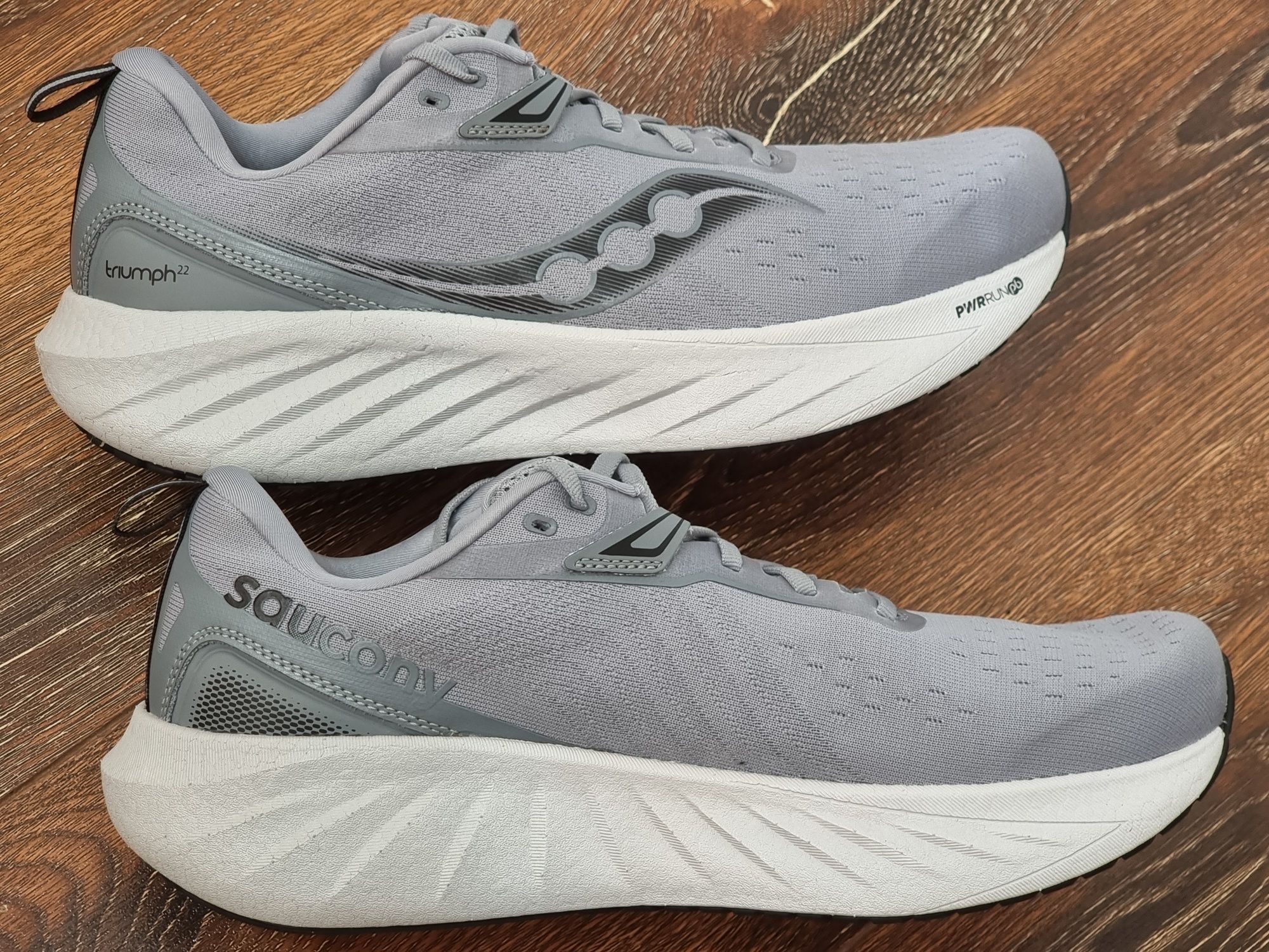 Оригінал 100% чоловічі кросівки saucony triumph 22  eur 46