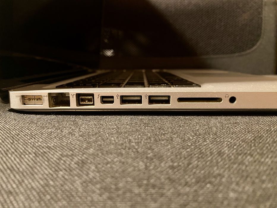 MacBookPro Early 2011 2.7 GHz Core i7 (peças ou reparação)