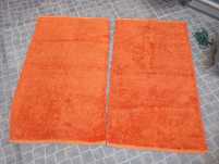2 tapetes laranja