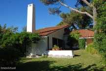 Para Arrendar | Moradia T4+1 com Jardim em Birre, Cascais