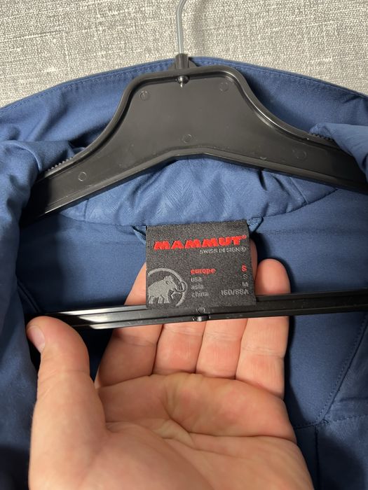 Жіноча зимова мембранна куртка Mammut DryTech Ajungilak