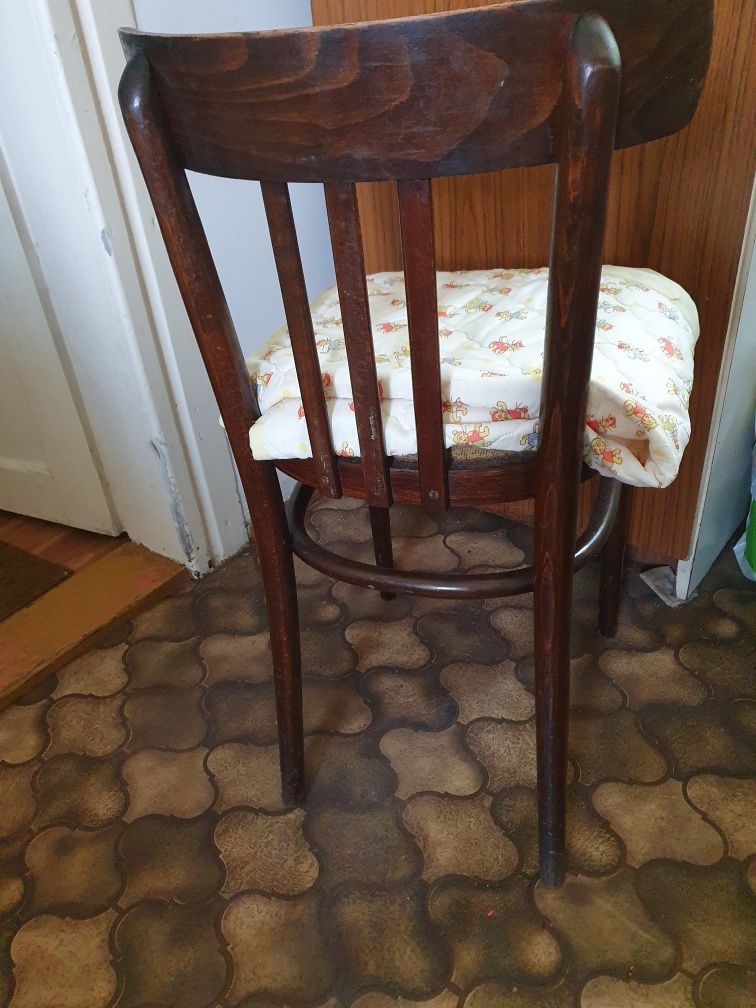 Krzesła drewniane okres PRL