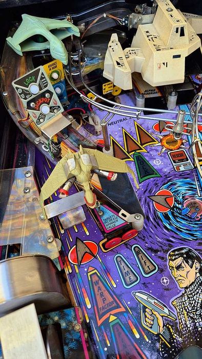 flipper ,pinball Star Trek the Next Generation i Street Fighter II