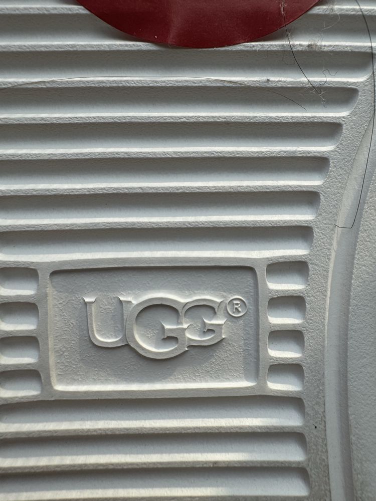 Кроссовки UGG привезені з штатів