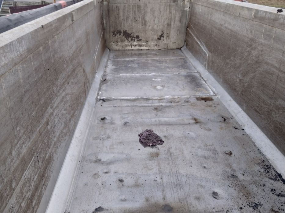 Sprzedam naczepę wywrotkę.Cala alu. Lekka 5300kg.