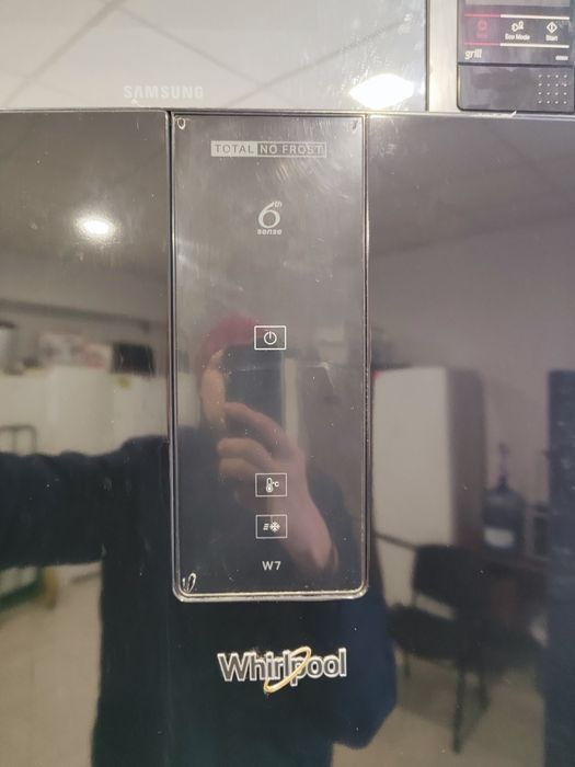 Холодильник ноуфрост Whirlpool W7X 820 K з Європи

W7X 820 K з Європи
