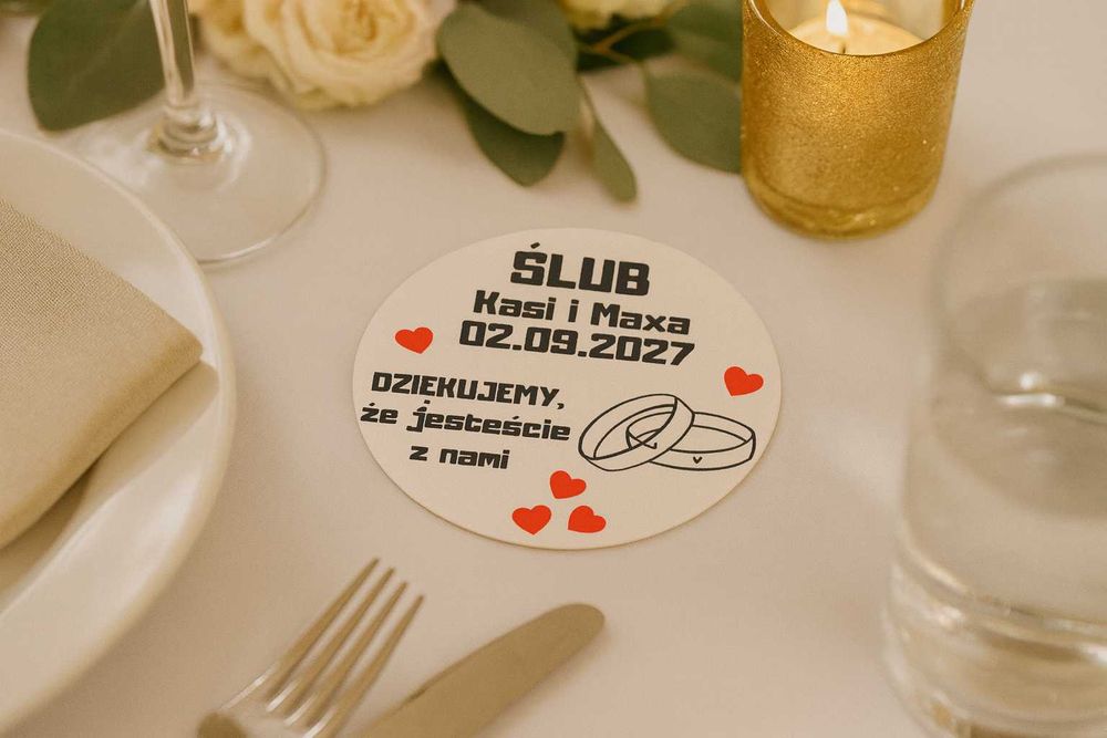Personalizowanie podstawki na wesele, pamiątka dla gości