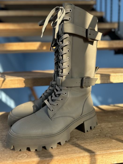 Жіночі високі черевики zara