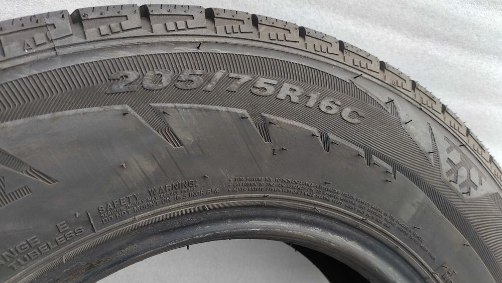 Opony Zimowe 205/75/16C Nexen 6szt 7mm 2023r
