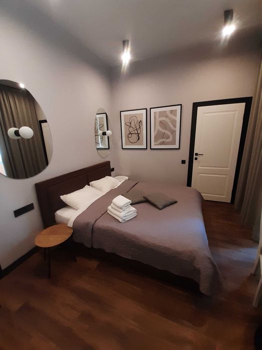 Здам сучасні апартаменти Жилянська центр