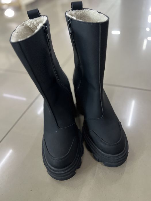 Продам нові шкіряні черевики чоботи челсі Bronx Zara 37 розмір