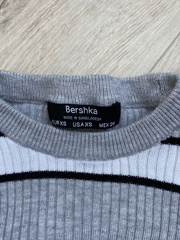 Сірий гольф Bershka