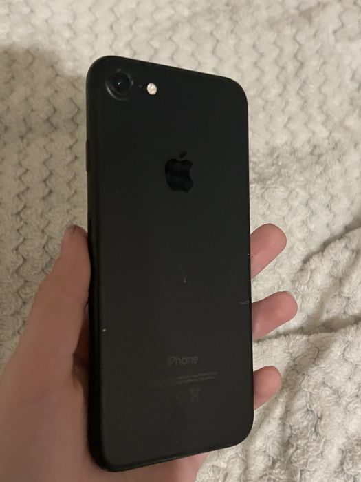 sprzedam iPhone 7