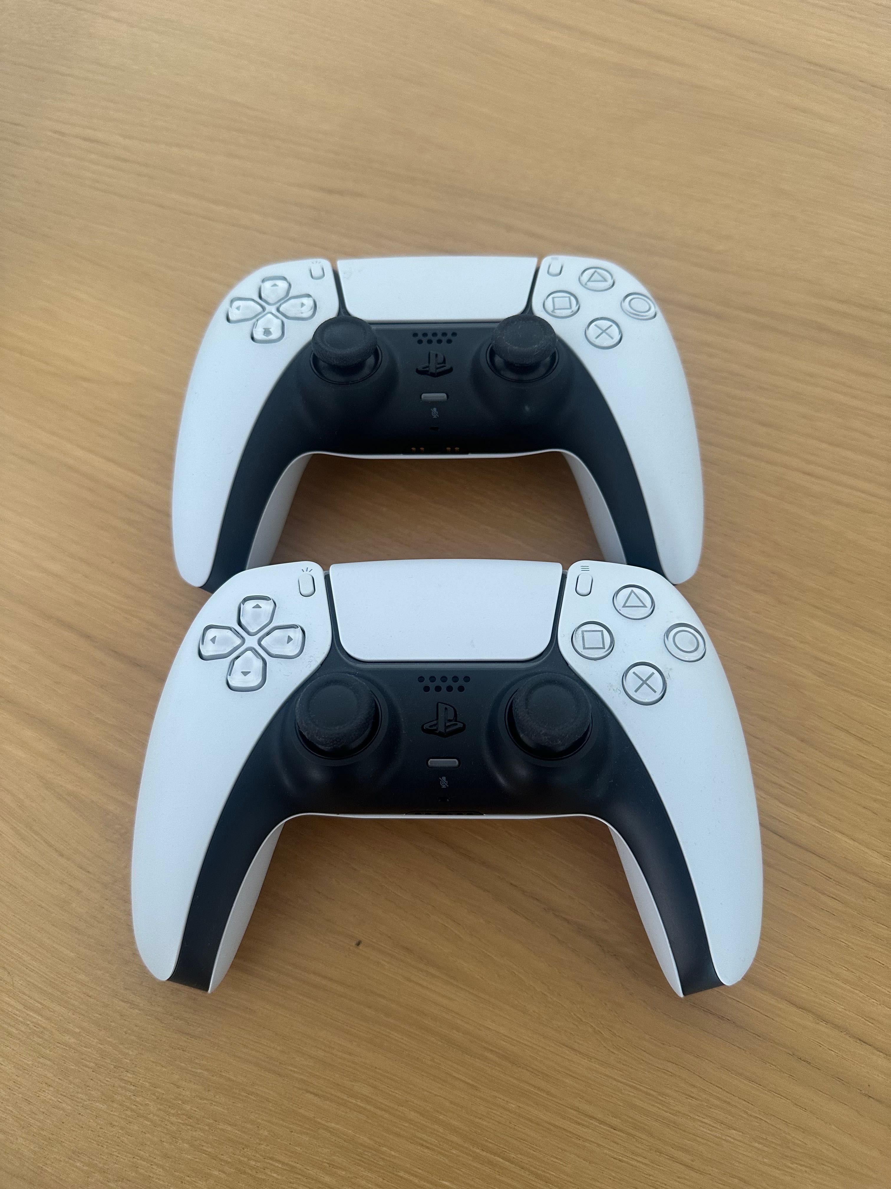 PlayStation 5 / Dois comandos dualsense
