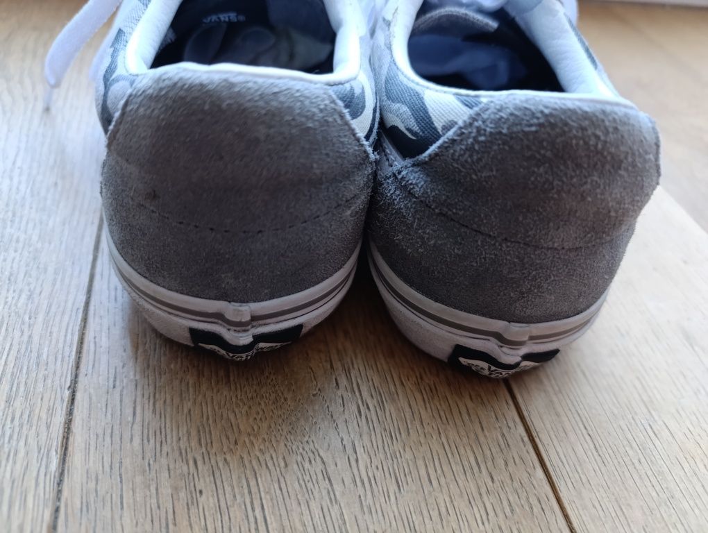 Vans Junior rozmiar 39 zamasz -materiał