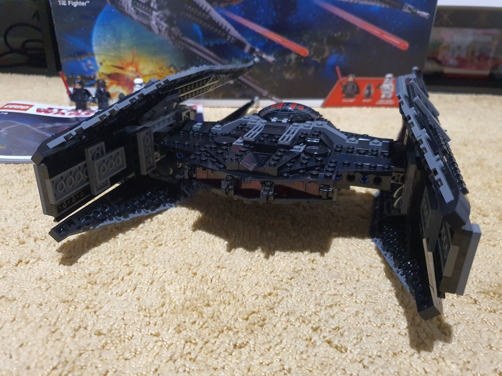 Lego Star Wars 75179 Kylo Ren's TIE Fighter komplet!