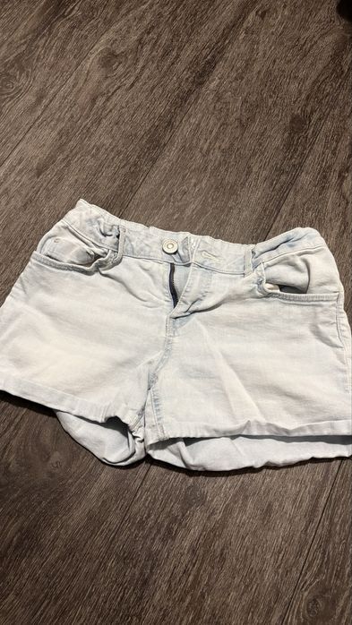 Короткі джинсові шорти
