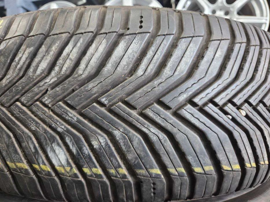 Б/у комплект All Season 235/55 R19 Michelin CrossClimate2 DN17