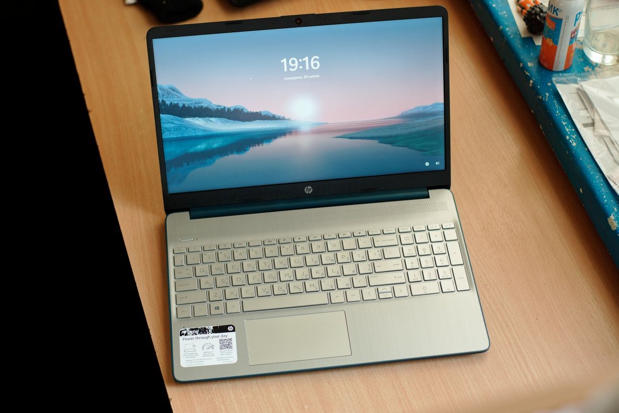 Ноутбук HP 15" Ryzen 5500U, 256 SSD