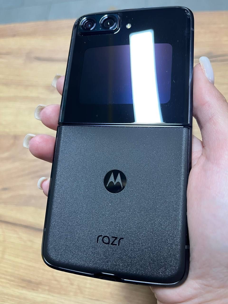 Motorola Razr 2022 8/256GB Satin Black