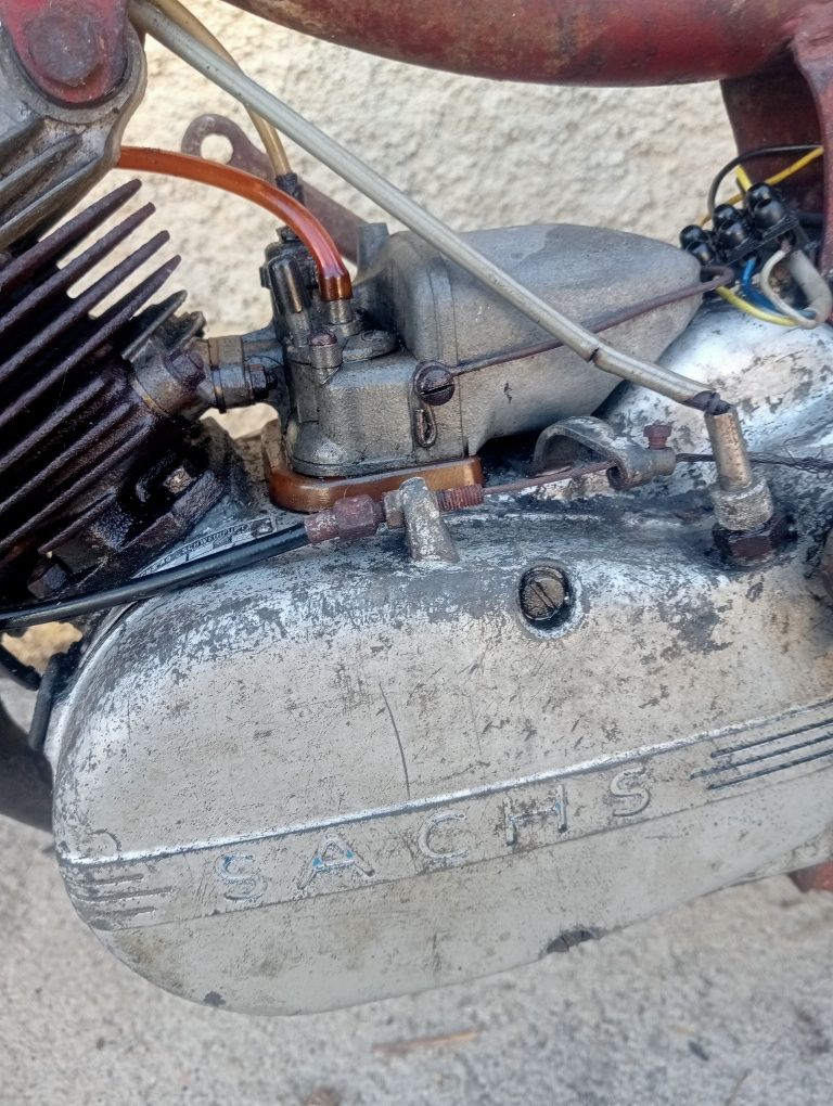 Motorizada Sachs.