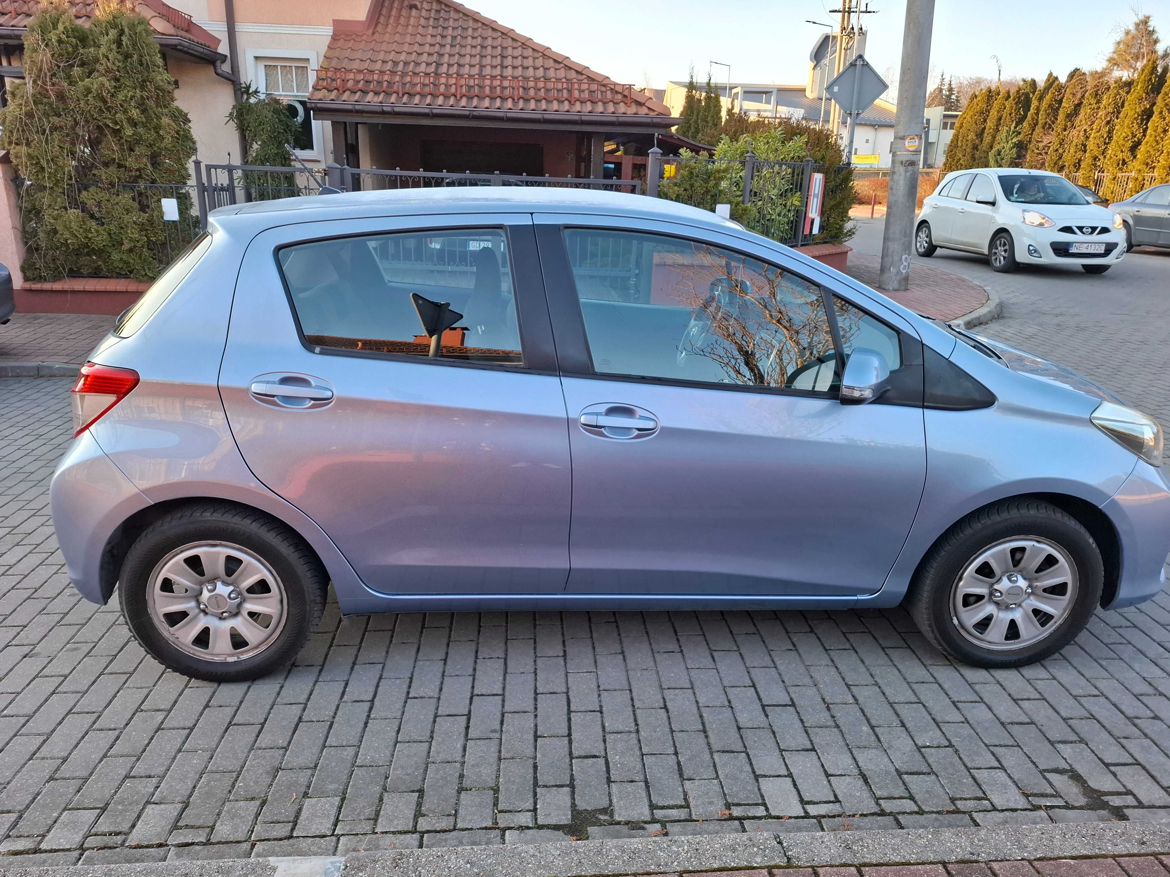 Toyota Yaris 1.0vvti 69km klima kamera hak full servis Aso Toyota