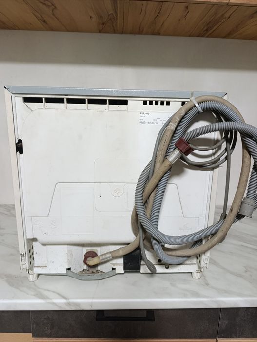 Продам посудомоечную машину.