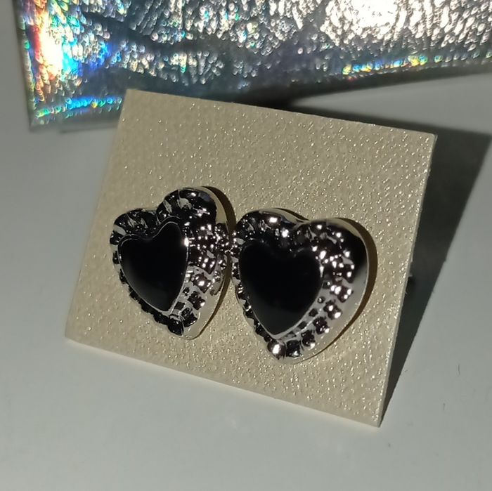 Nowe kolczyki serca srebrne czarne ze stali nierdzewnej