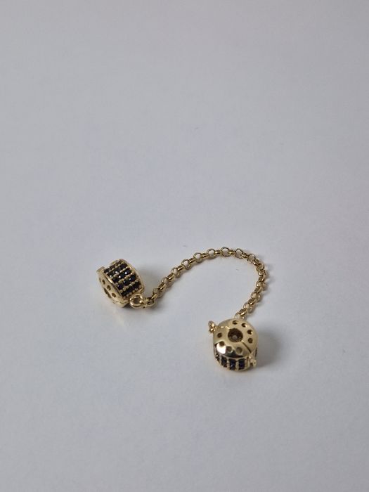 Złoty łańcuszek zabezpieczający,Pandora, czarne cyrkonie,585