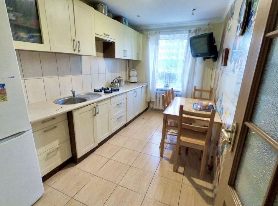 Здам 4-кім квартиру по вул.Володимирська